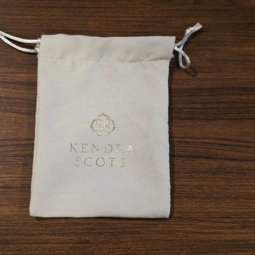 Kendra‎ Scott Cream Jewelry Pouch Drawstring Dust Bag Gold Logo 4x5 Inch